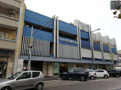 ...e la scritta �Ventrelli� a caratteri cubitali